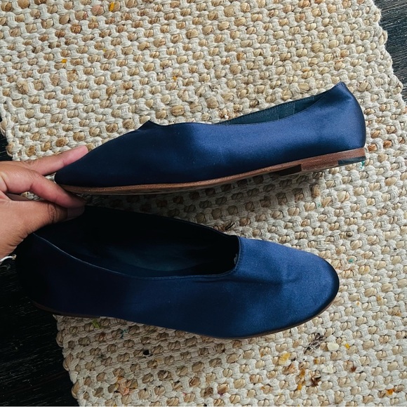 Vince Navy Satin Ballet Flats 6.5 | Minimal Chic Elegant Slip-On Shoe - Picture 3 of 5